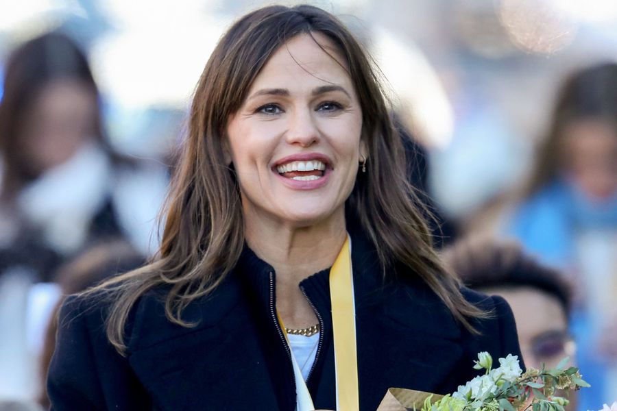 Trust me: These Jennifer Garner-approved sneakers are very comfortable